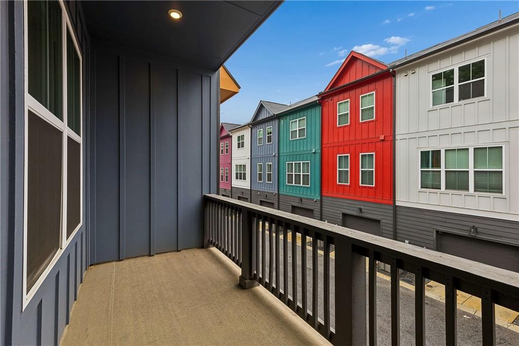 140 Color Circle Property Photo 16