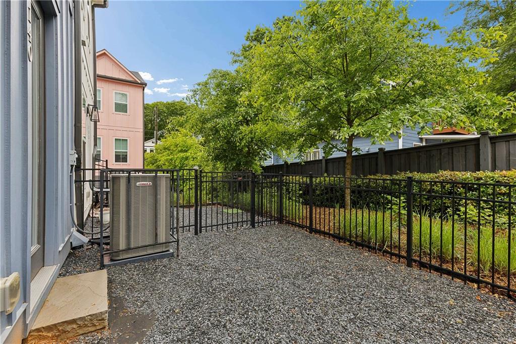 140 Color Circle Property Photo 19