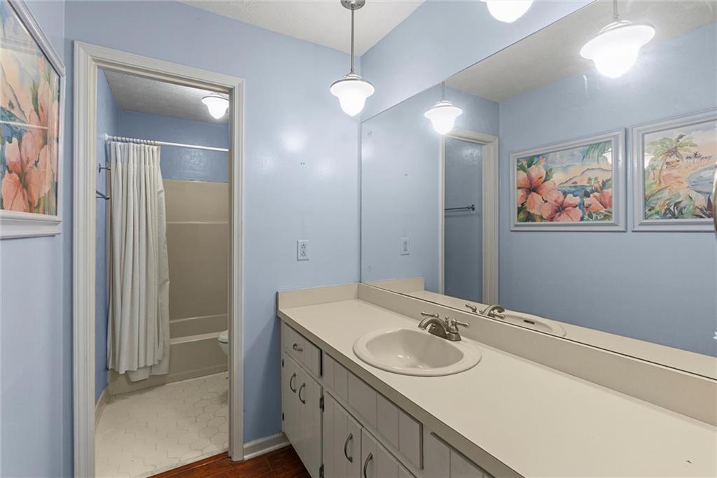 3047 Sanibel Drive Property Photo 10