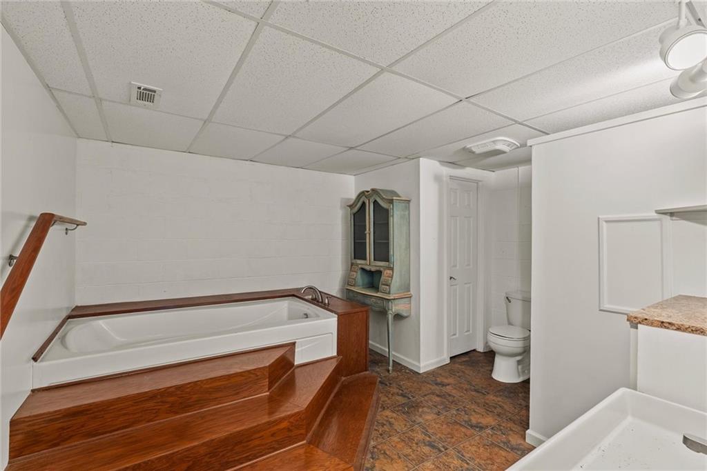 3047 Sanibel Drive Property Photo 17