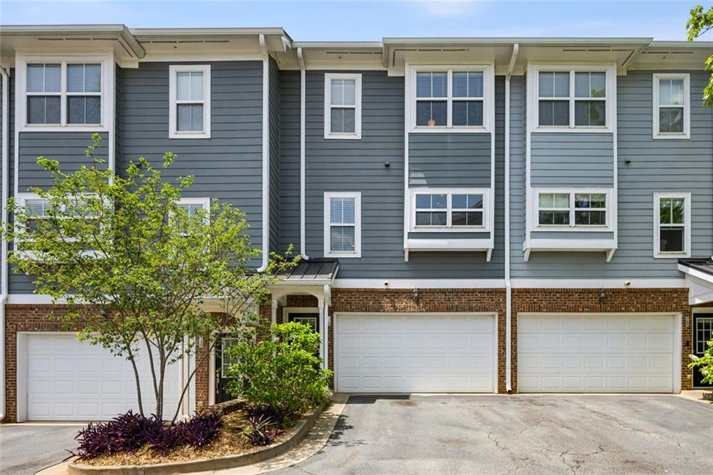306 Carlyle Park Drive Ne Property Photo 3
