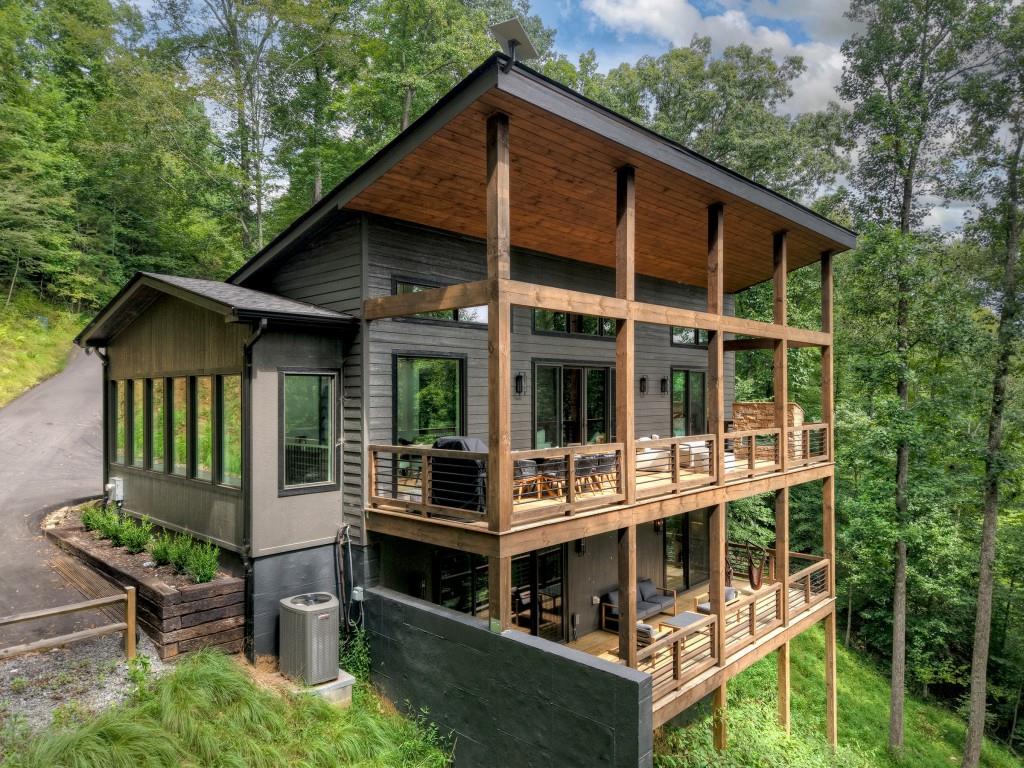 271 Toccoa Preserve Court