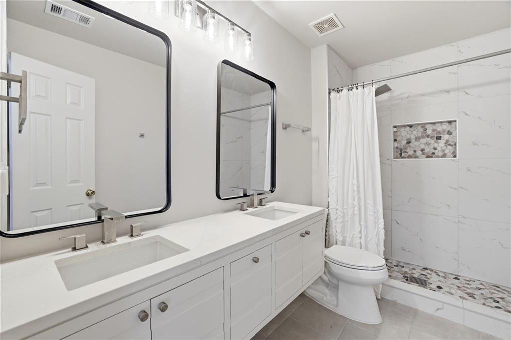 1015 Windhaven Drive Property Photo 24