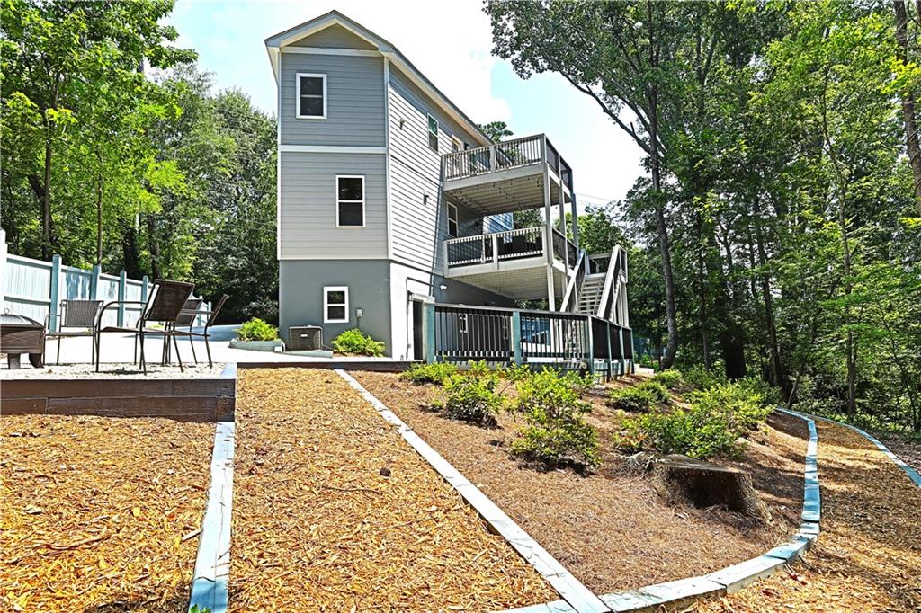 2125 Clay Road Property Photo 4