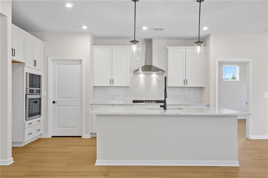 1590 Savory Way Property Photo 10