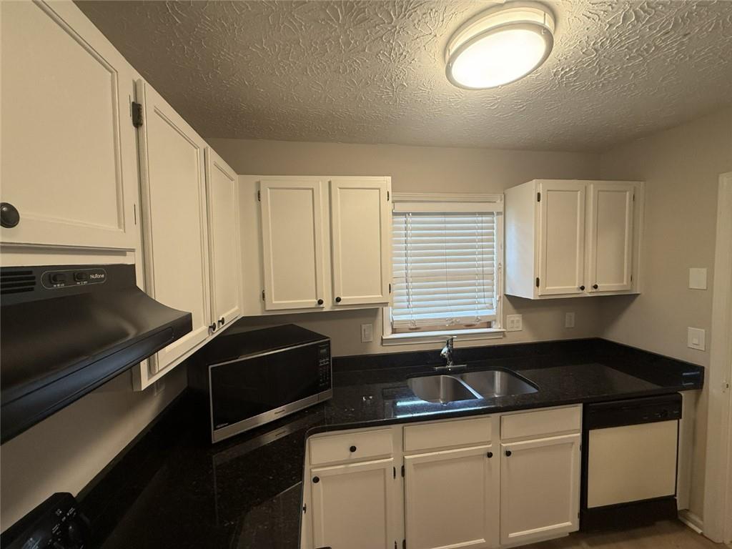 2906 Webb Bridge Road Property Photo 5