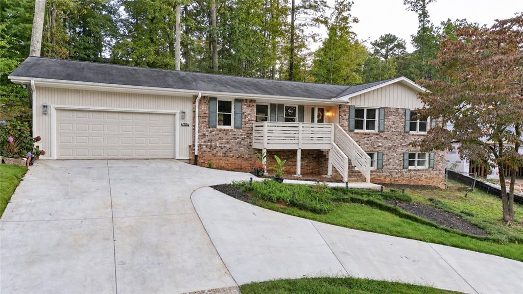 4304 Lindsey Way Ne Property Photo 1