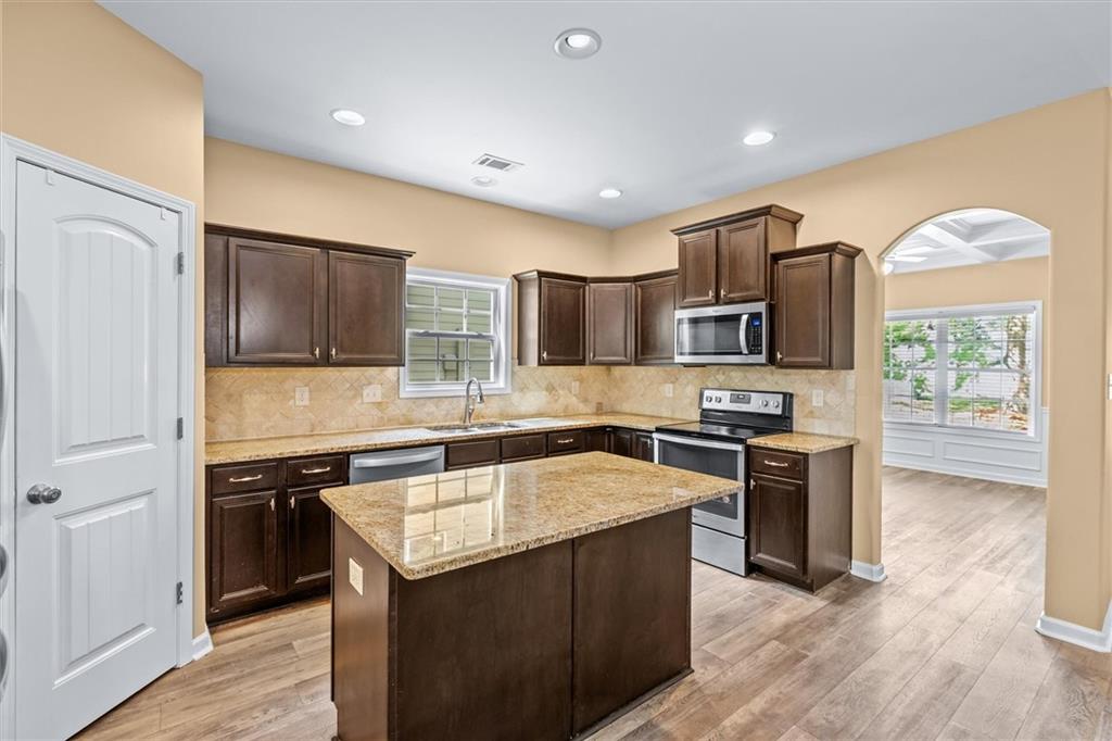 103 Cliffhaven Circle Property Photo 8