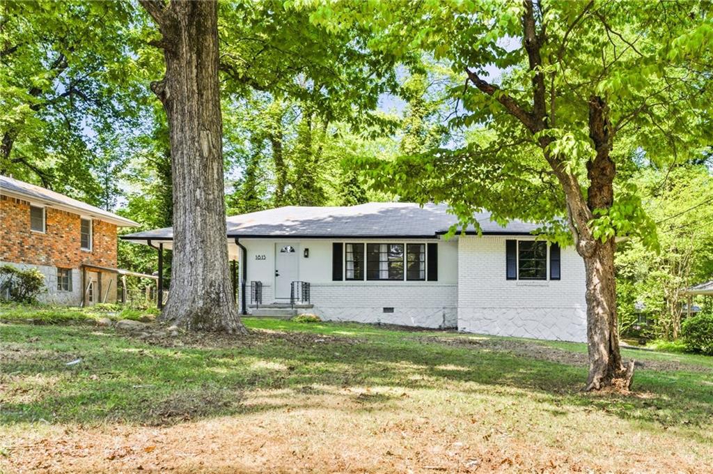 1815 Windsor Drive SW Property Photo 1