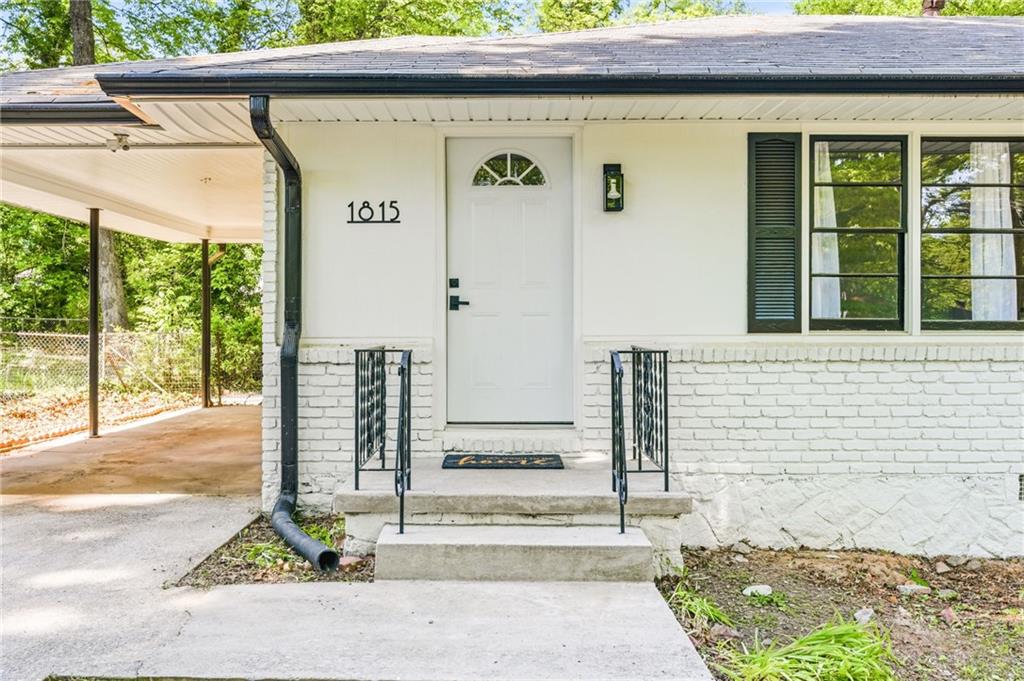 1815 Windsor Drive Sw Property Photo 3