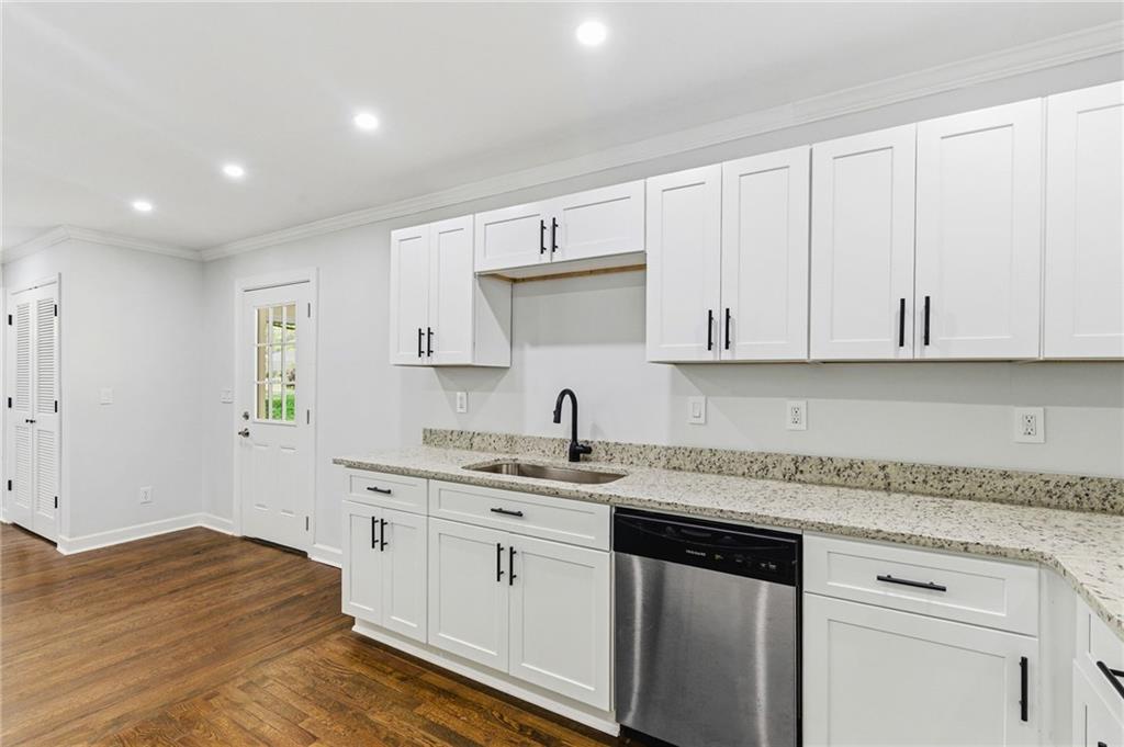 1815 Windsor Drive Sw Property Photo 7