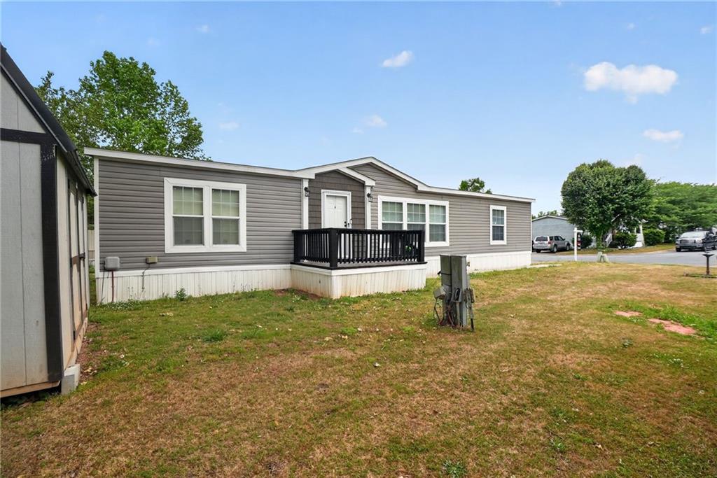 6 Breezewood Drive Property Photo 2