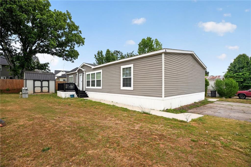 6 Breezewood Drive Property Photo 3