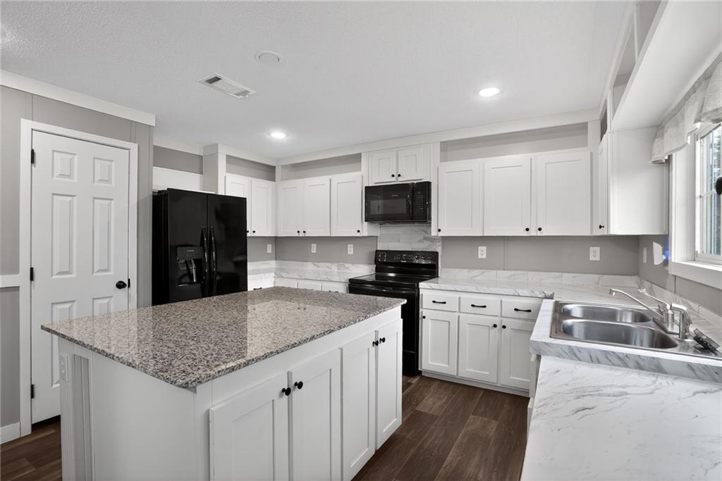 6 Breezewood Drive Property Photo 10