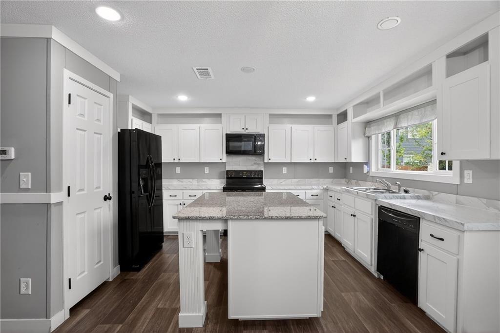 6 Breezewood Drive Property Photo 11