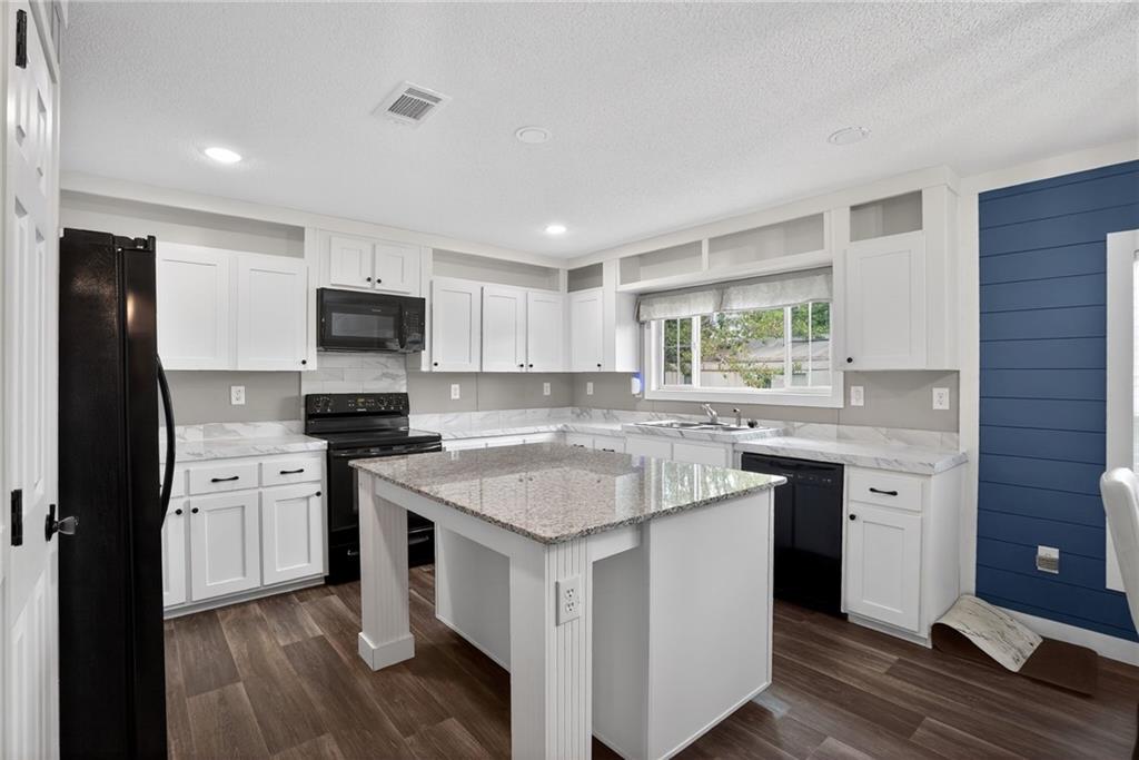 6 Breezewood Drive Property Photo 12