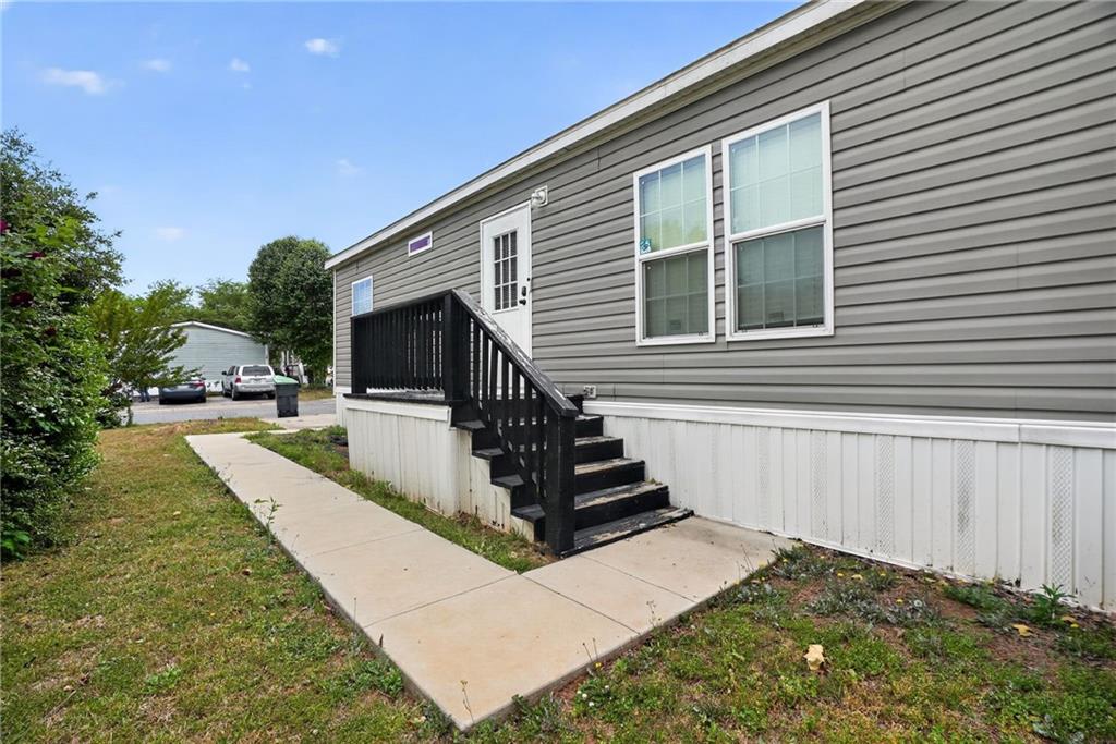 6 Breezewood Drive Property Photo 32