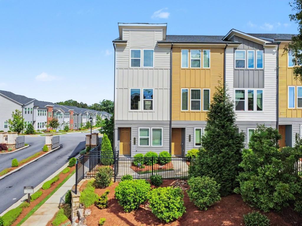 1569 Layton Lane NW