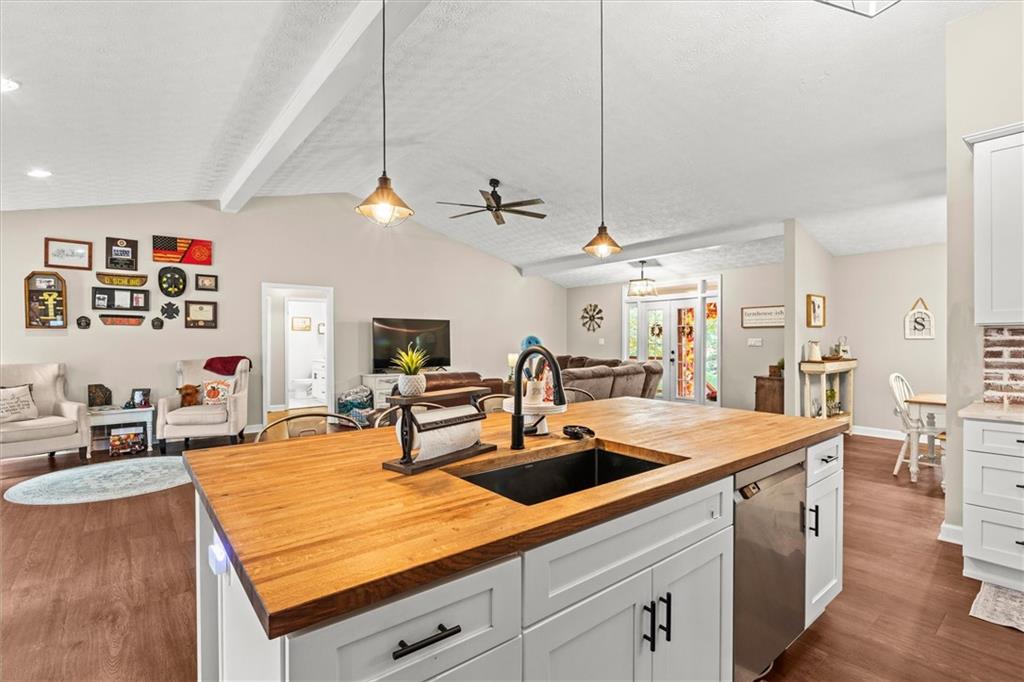 7763714 Property Photo 14