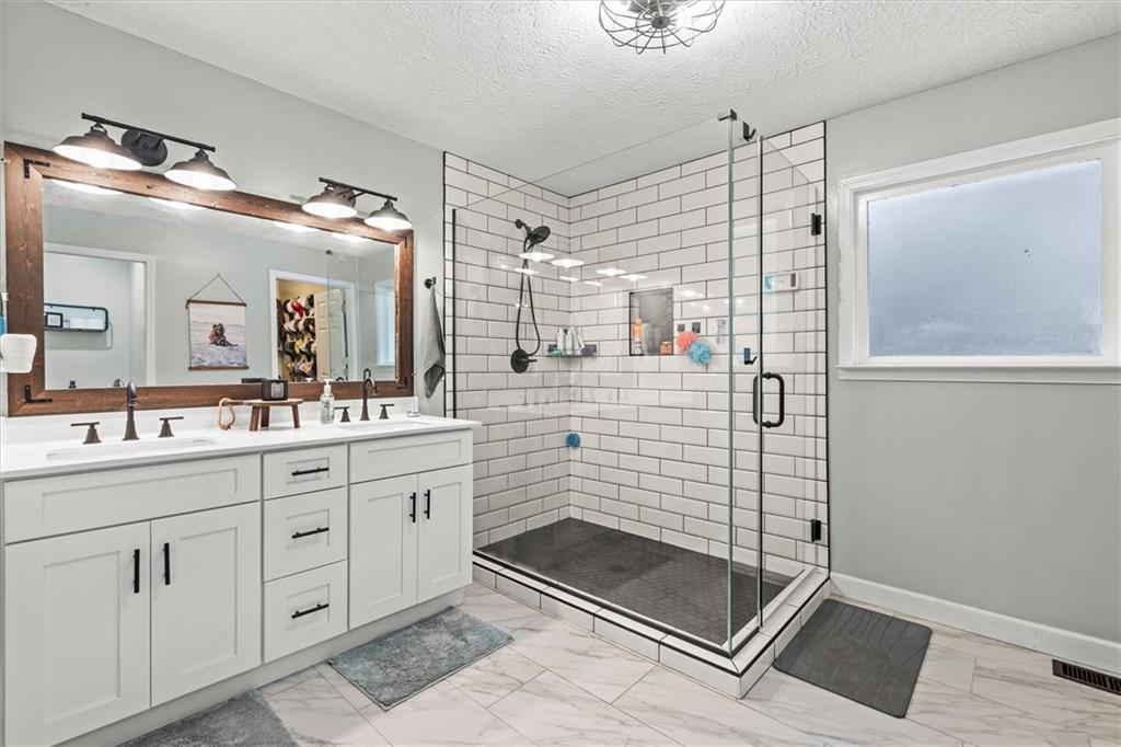 7763714 Property Photo 25