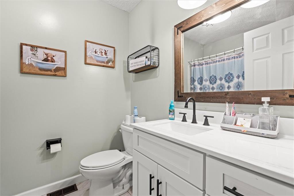 7763714 Property Photo 33
