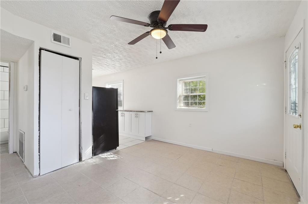 324 Brooks Avenue Sw Unit B Property Photo 4