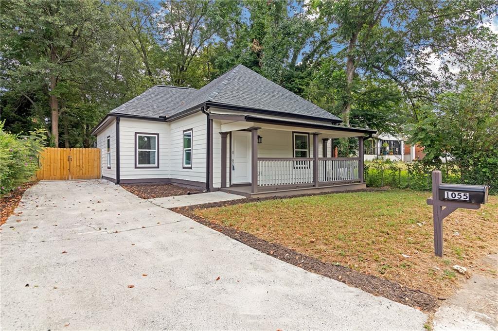 1055 Mayson Turner Road Property Photo 1