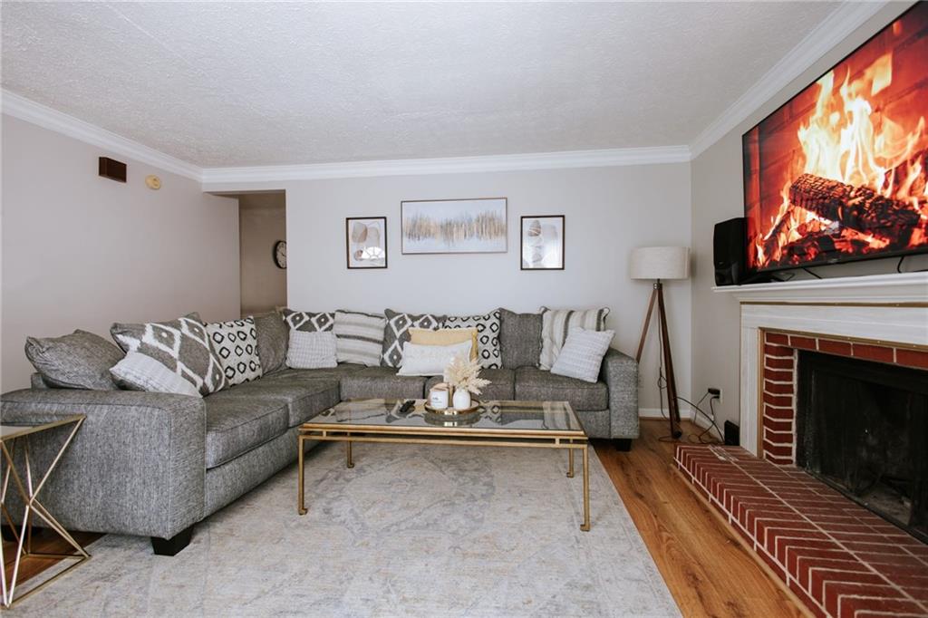 1013 Huntington Trace SE Property Photo 1