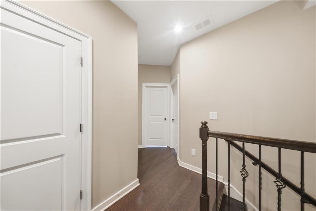 2087 Holtz Lane Property Photo 18