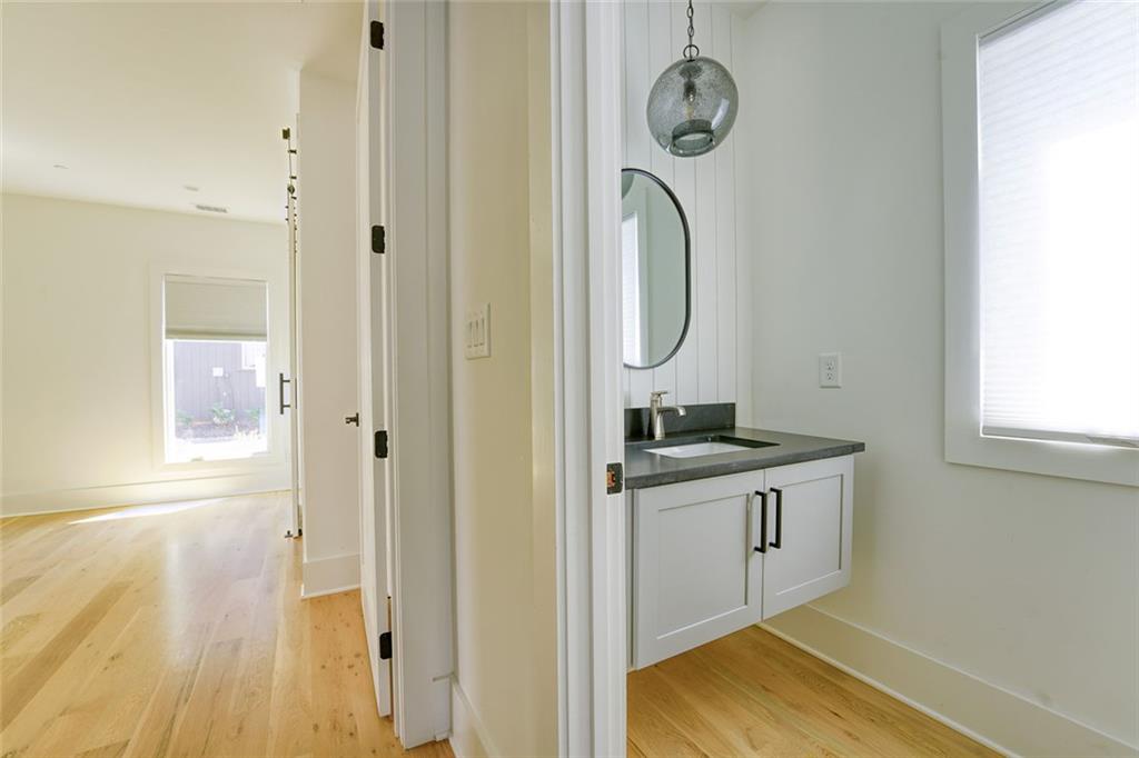 290 2nd Street Property Photo 11