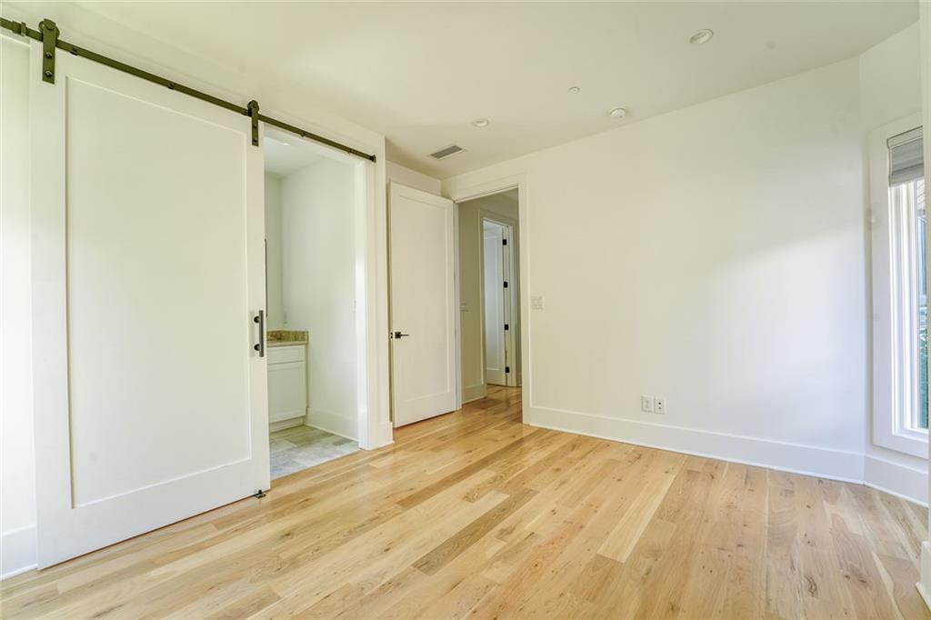 290 2nd Street Property Photo 14