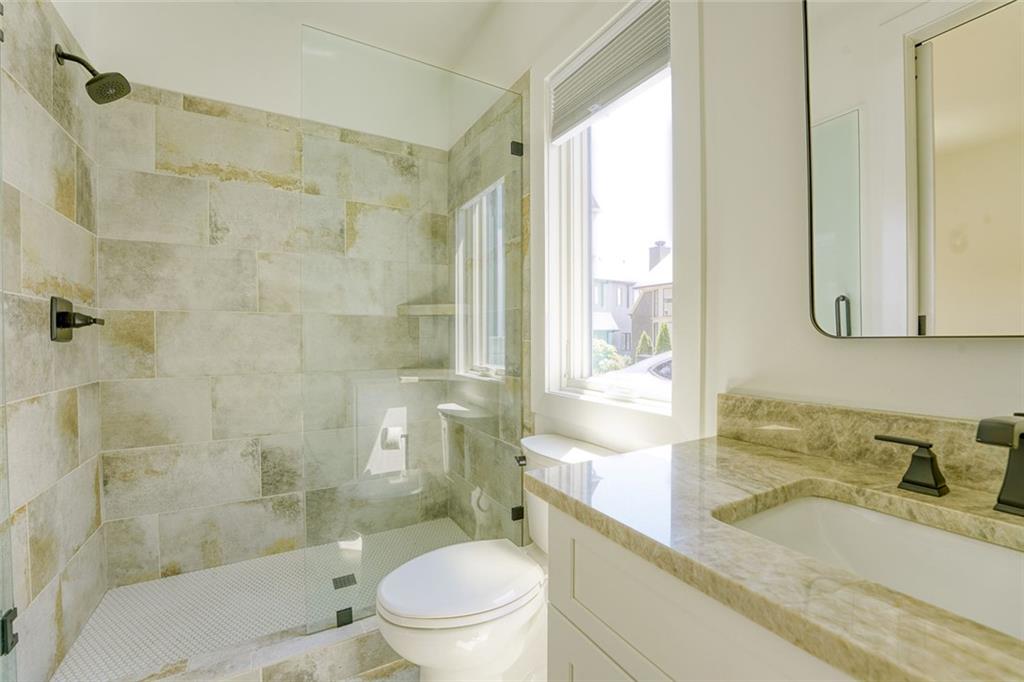 290 2nd Street Property Photo 16