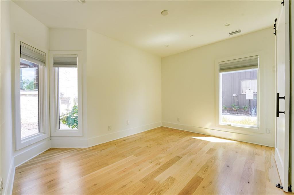 290 2nd Street Property Photo 17