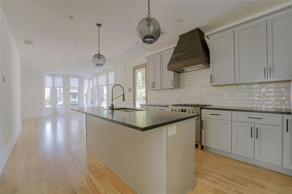 290 2nd Street Property Photo 18