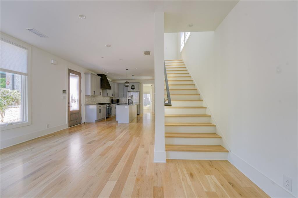 290 2nd Street Property Photo 23