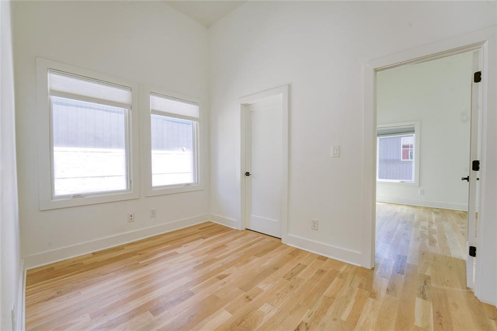 290 2nd Street Property Photo 32