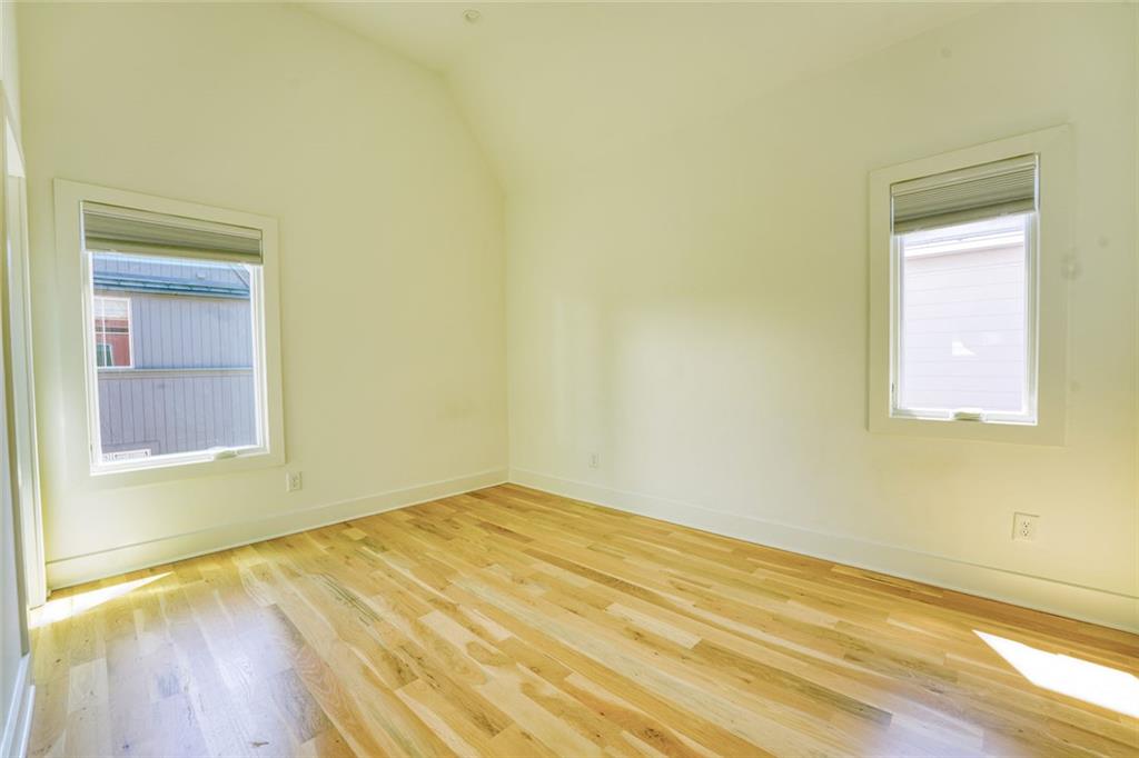 290 2nd Street Property Photo 38