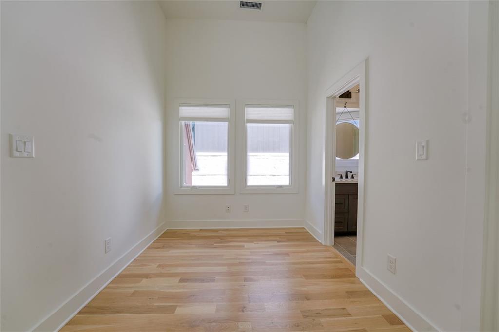 290 2nd Street Property Photo 42