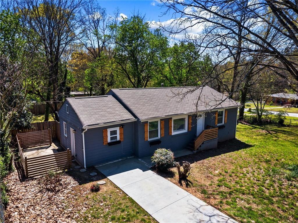1111 Valley View Road SE Property Photo 1
