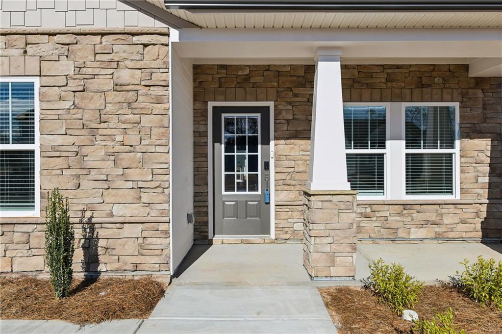 1290 Whitman Circle Property Photo 4