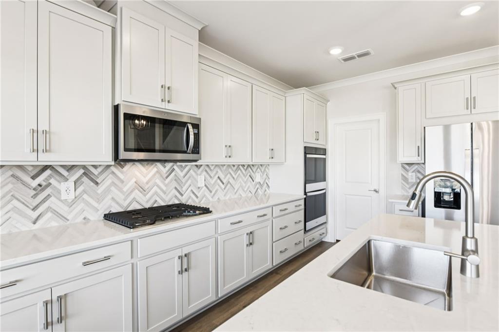 1290 Whitman Circle Property Photo 19