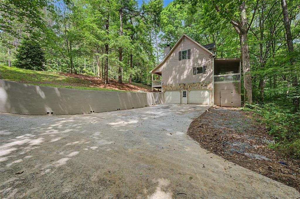 251 Paces Lakes Drive Property Photo 3