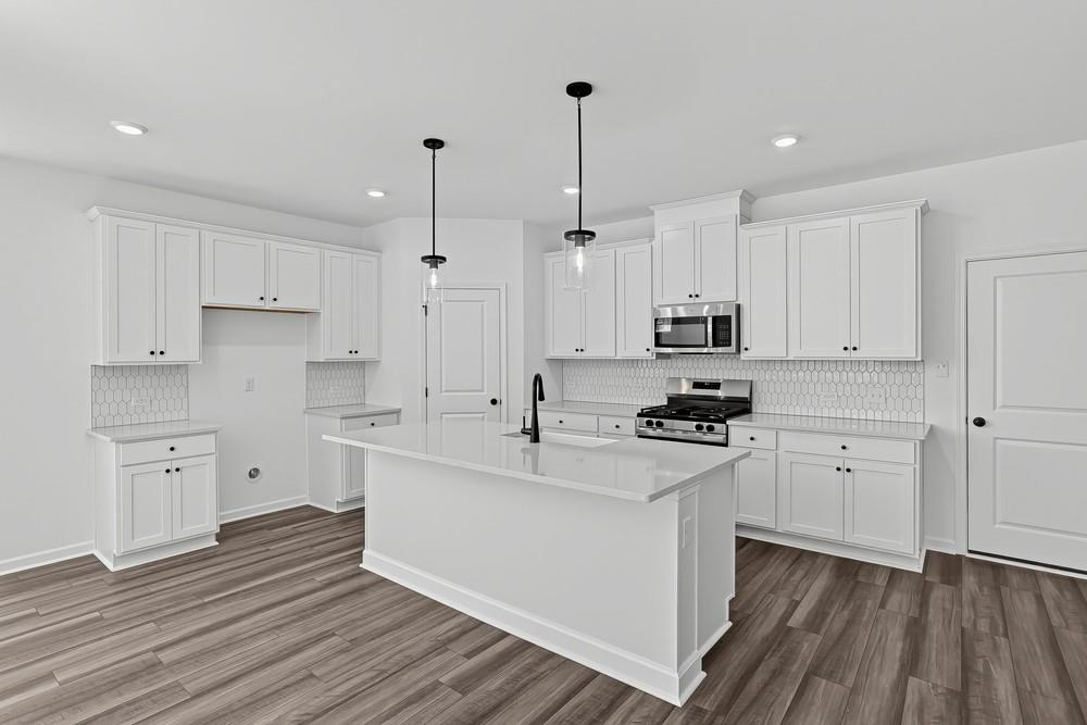 3655 Sagecrest Drive Property Photo 2