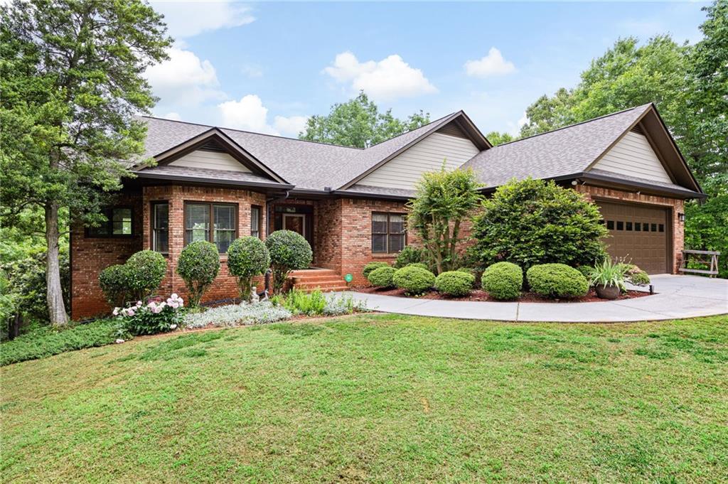 101 Sunset Drive Se Property Photo 3