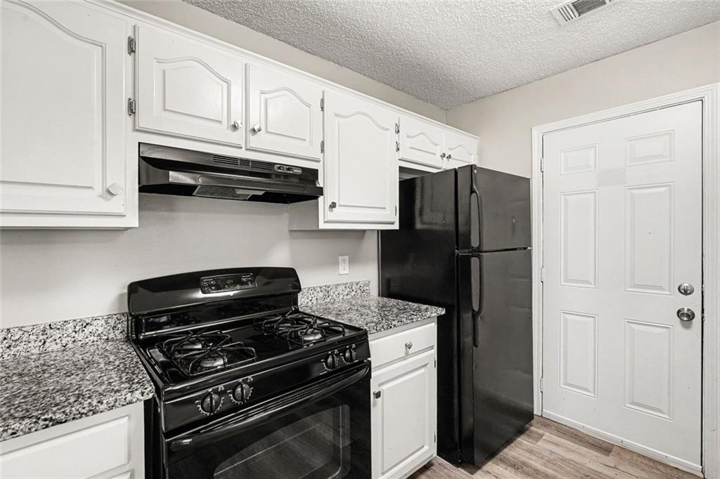 1382 N Hampton Drive Property Photo 7