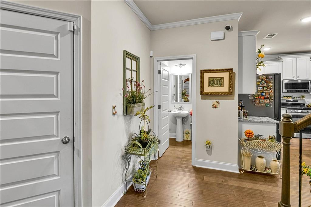 2423 Chene Drive Property Photo 4