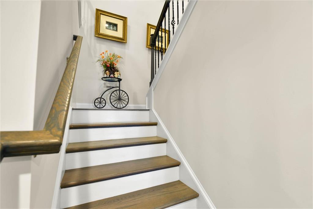 2423 Chene Drive Property Photo 16