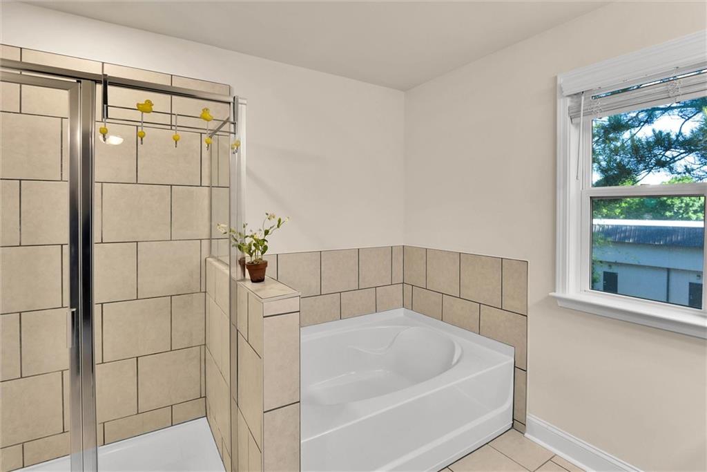2423 Chene Drive Property Photo 30