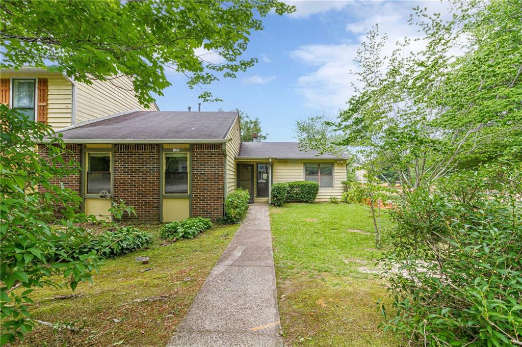 122 Sandalwood Circle Property Photo 2