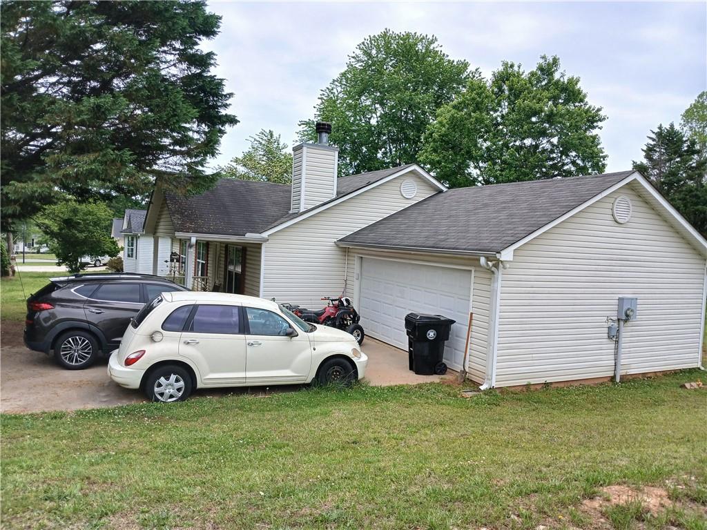 60 Angela Lane Property Photo 1